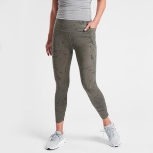 Athleta Velocity Stash Pocket Marble 7/8 Tight Leggings Herb Olive Size Small